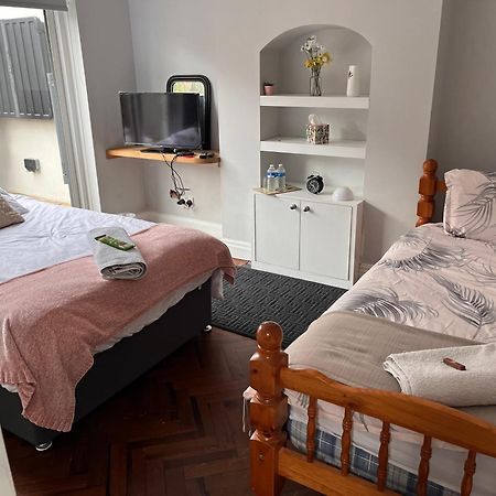 Home From Home Cosy B&B London Kültér fotó
